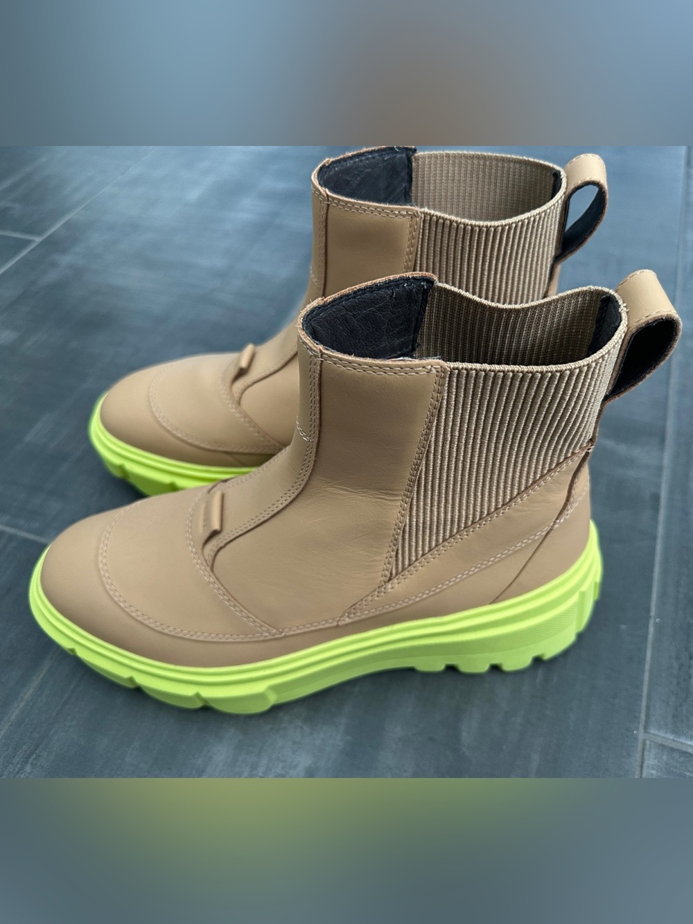 Neon Sorel Boots - Picture 2 of 7